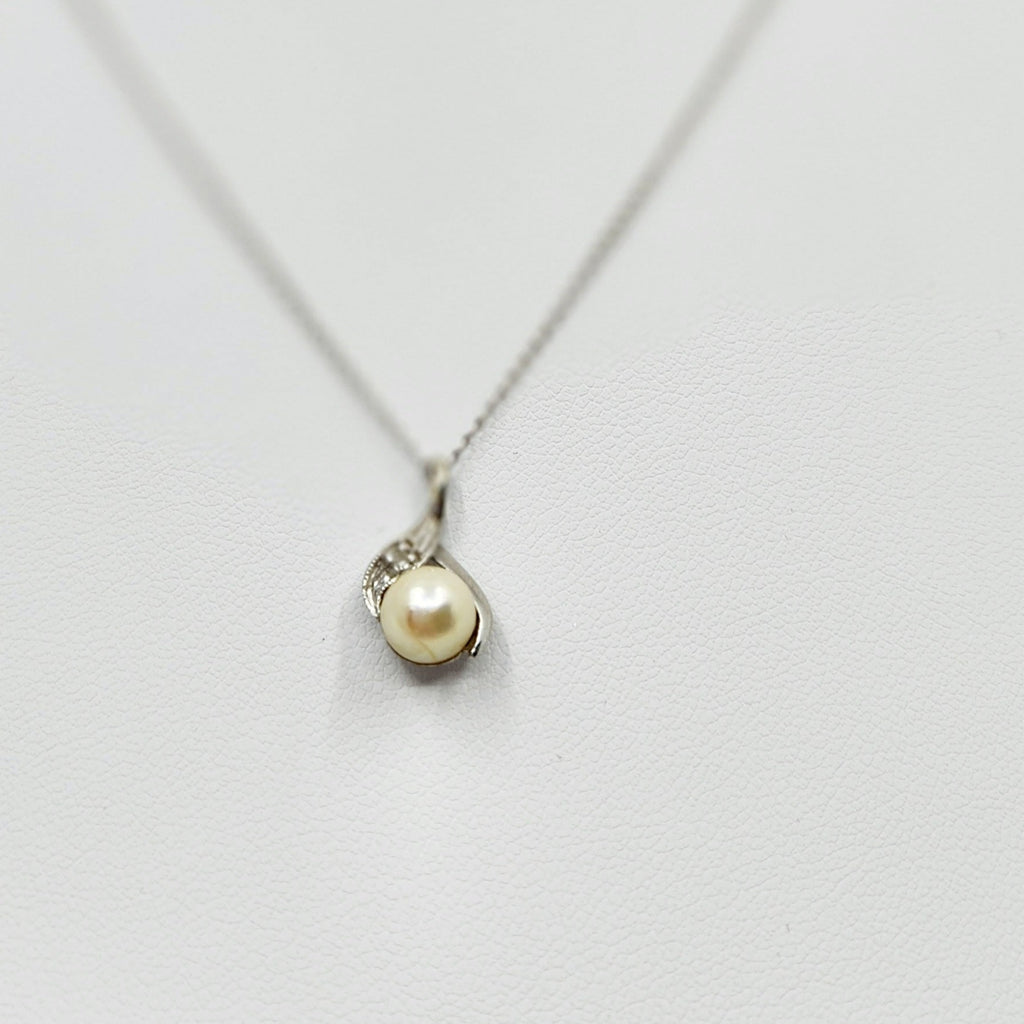 14k White Gold Pearl Pendant